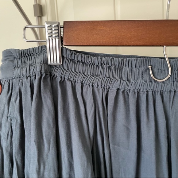 DownEast Gray Asymmetrical Pleated Midi Skirt - Picture 6 of 7